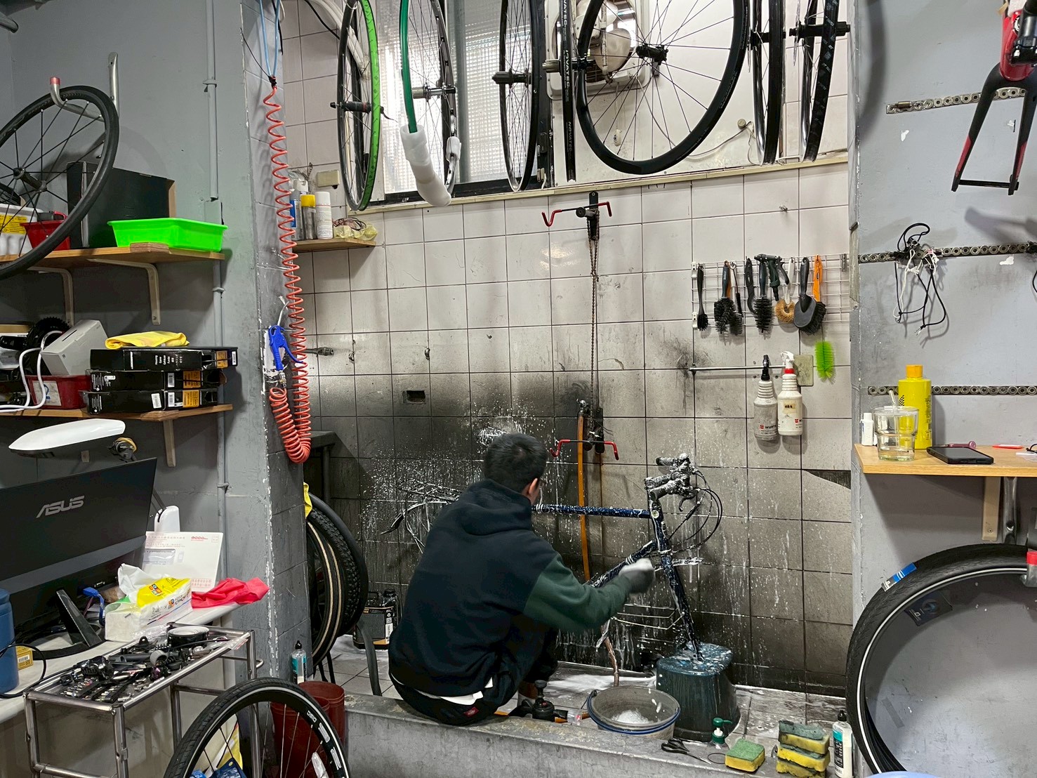 An unique space for cleaning bikes