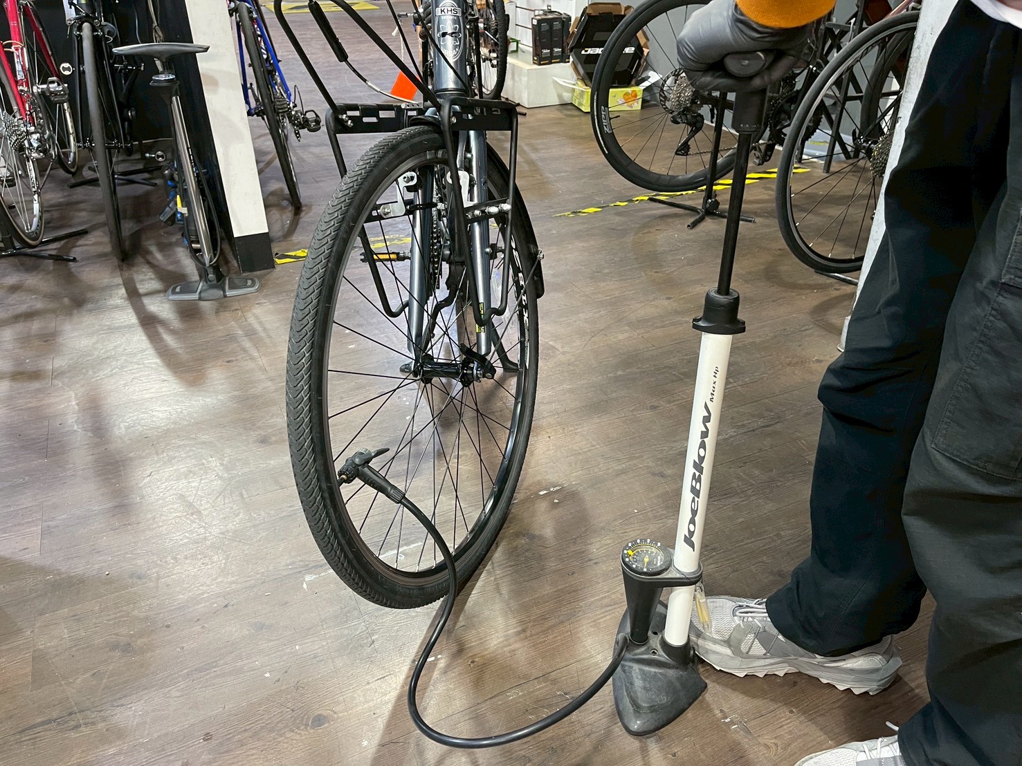 Inspect the tires 3 days before you pick it up